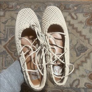 DV by Dolce Vita Women's Beige Woven flats